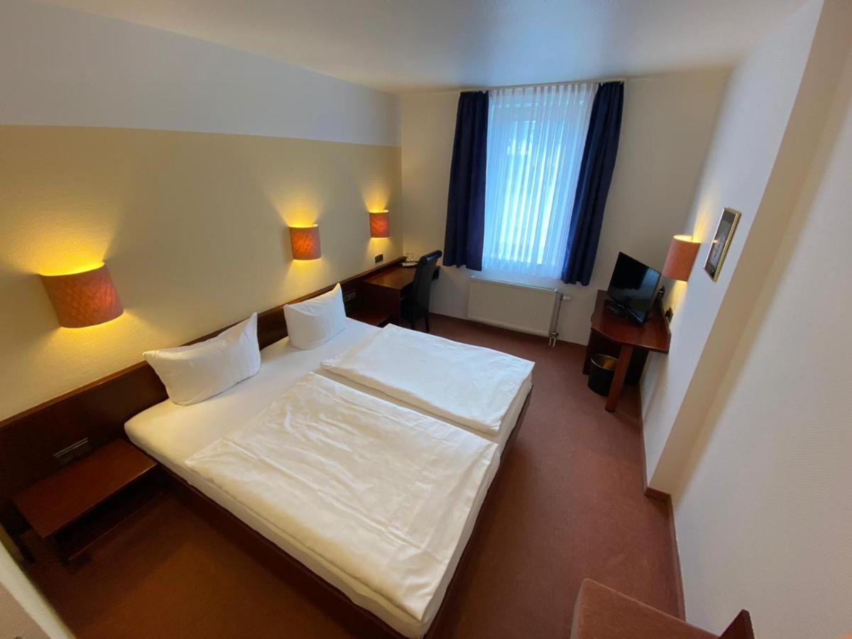 Hotel Goldener Loewe Zeulenroda-Triebes Екстер'єр фото