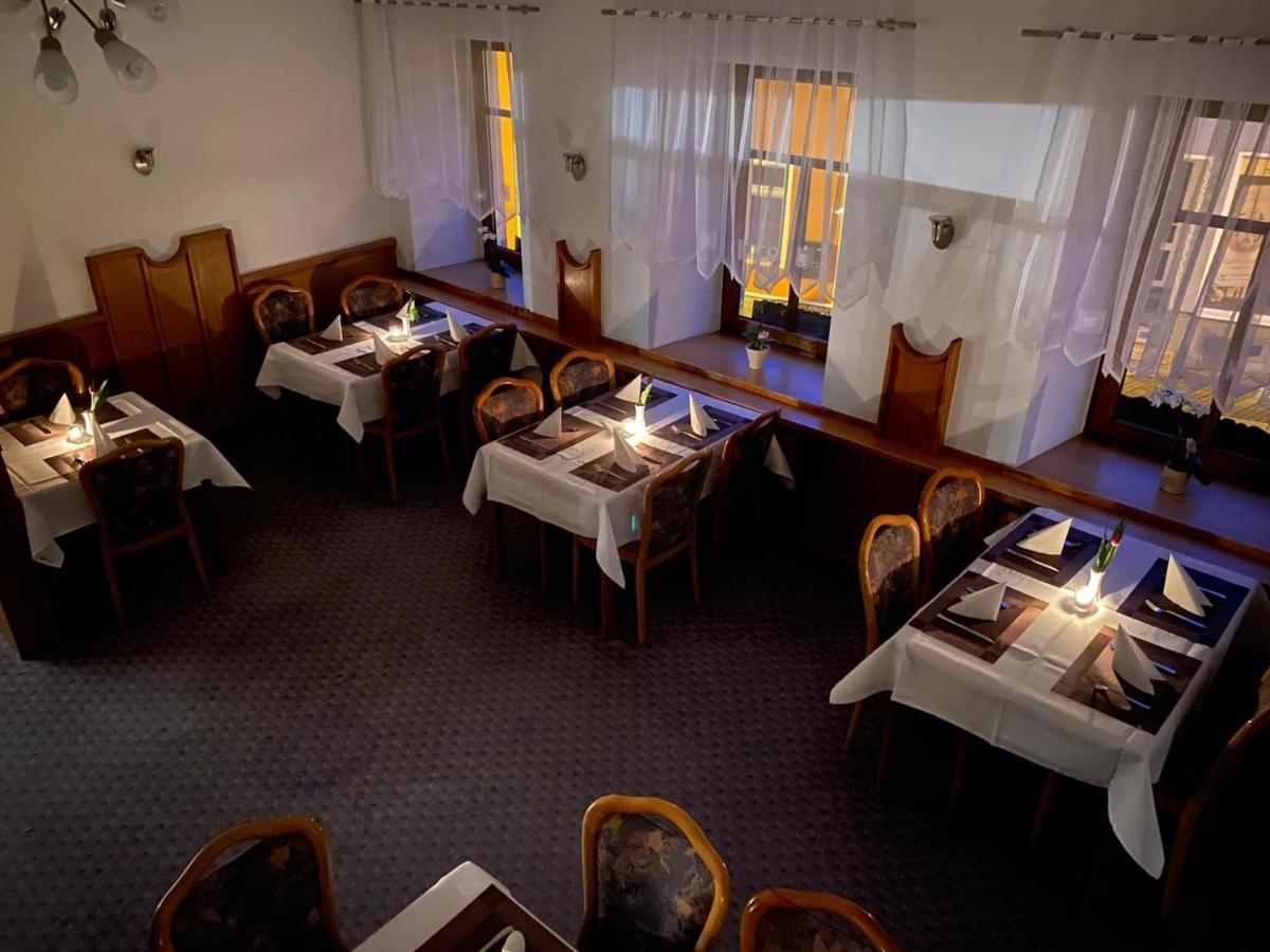 Hotel Goldener Loewe Zeulenroda-Triebes Екстер'єр фото