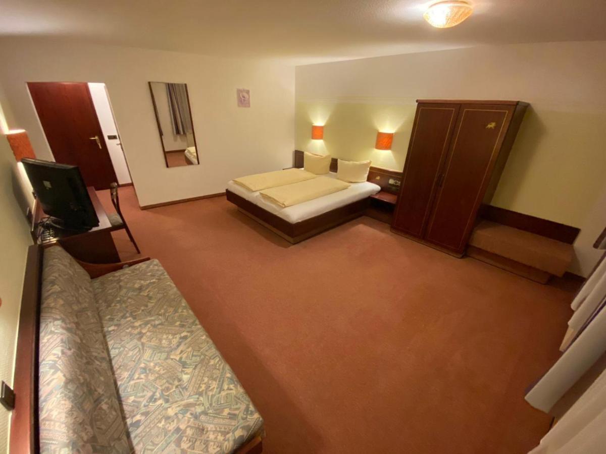 Hotel Goldener Loewe Zeulenroda-Triebes Екстер'єр фото